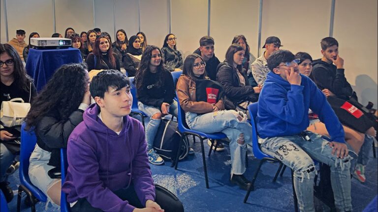 Annunci personali a Cagliari: Trova l’amore nella tua città